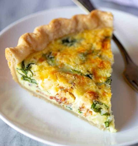 Quick and Tasty Spinach and Bacon Quiche Recipe